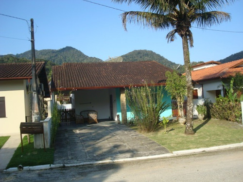 Ampla Resid. 3 Dorm. Sendo Uma Suíte Em Condomínio Fechado - Ubatuba L. Norte Sp - Rod. Oswaldo Cruz 4758,