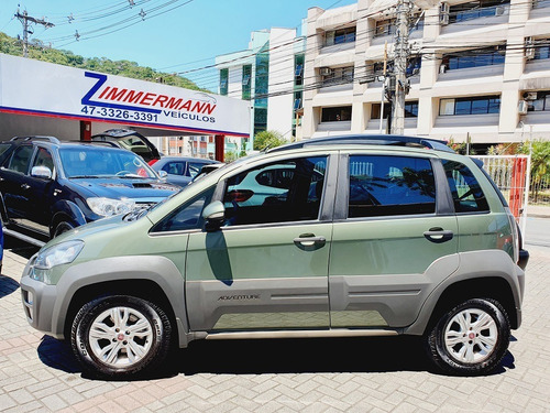 Imagem 2 de 12 de Fiat Idea Adventure Locker 1.8 Flex 2014