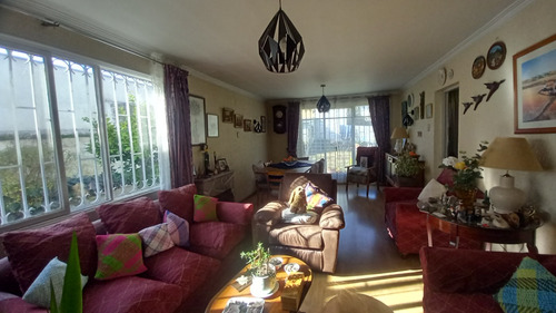 Casa Tradicional En Barrio Residencial De Suárez Mujica