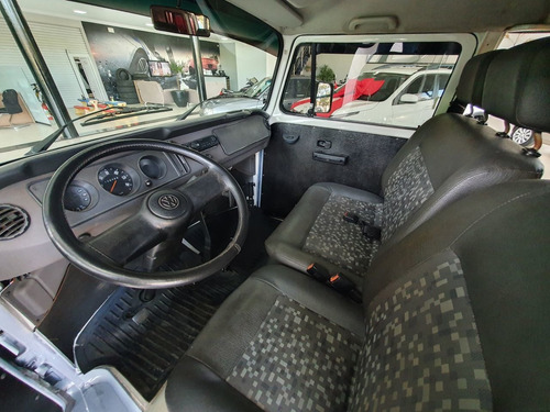 Imagem 7 de 14 de Volkswagen Kombi 1.6 Std 9 Lugares
