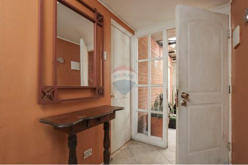 Casa En La Florida: Espacio Y Comodidad