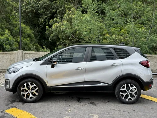 Renault Captur 2.0 Intens Automática