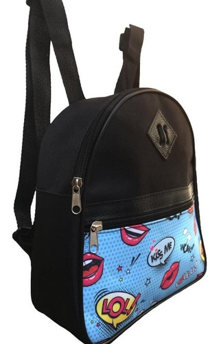 Mochila De Mujer Urbana Negra Pequeña Con Bolsillo  Kiss Me