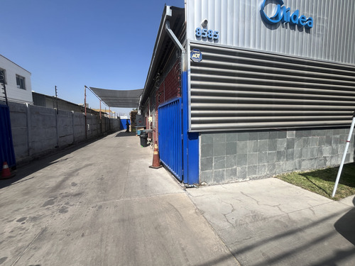 Benta Bodega La Reina 1375 M2 Y 990 Ms Construidos