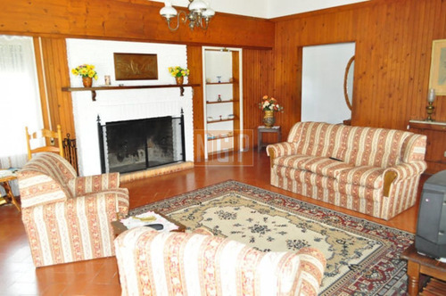Imagen 4 de 30 de Casa Ubicada En Cantegril Con Lindo Terreno