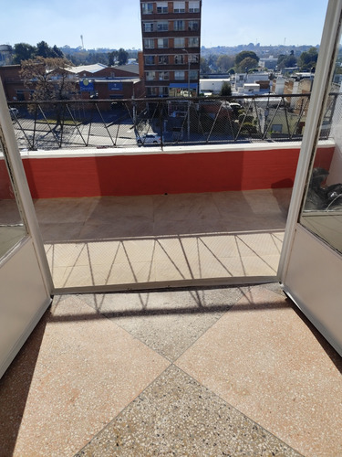 Santa Lucia Y S Quintín Amplio 2 Dorm Balcon $ 25000 Gt 2300