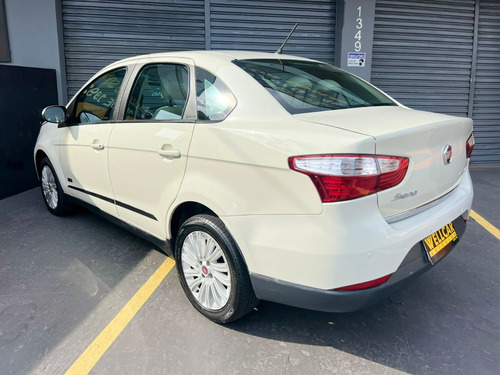 Fiat Grand Siena 1.6 16v Essence Flex Dualogic 4p