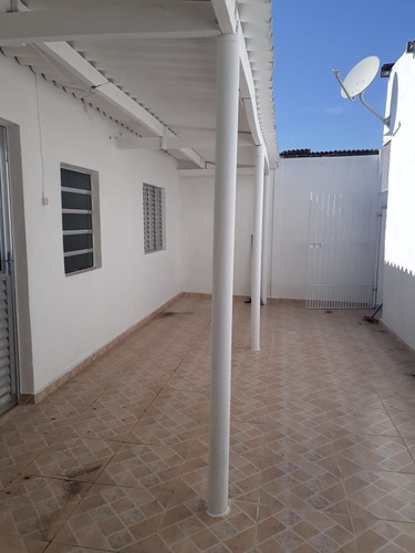 Imagem 10 de 11 de Casas - 3 Dormitórios - 806