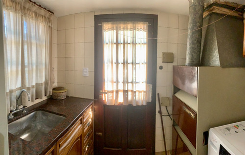 Casa En Venta 5 Ambientes Con Parque Y Piscina. Ranelagh. Berazategui