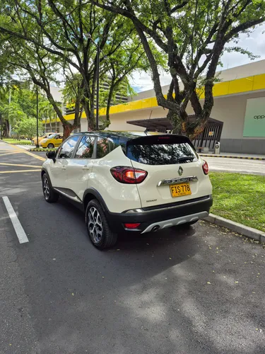 Renault Captur 2.0 Intens Automática