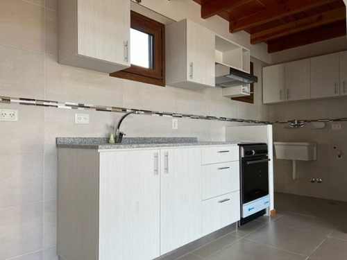 Imagen 5 de 17 de Departamento De Dos Dormitorios Con Vista Al Lago