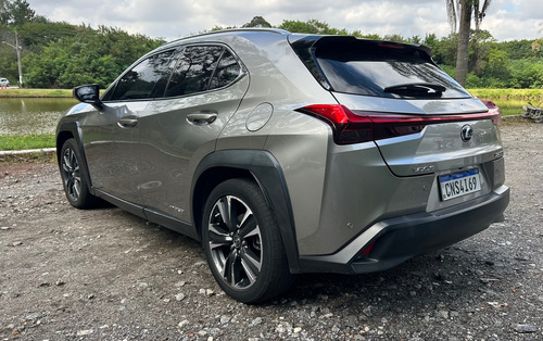 Lexus UX 2.0 Dynamic Aut. 5p Hibrido