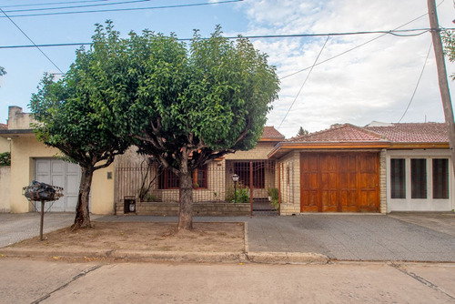 Venta Casa 4 Amb Con Cochera Y Parrilla Quilmes