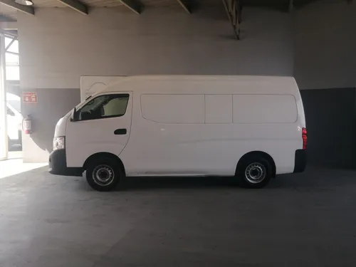Nissan Urvan 2.5 Panel Amplia Aa Paquete Seguridad Mt