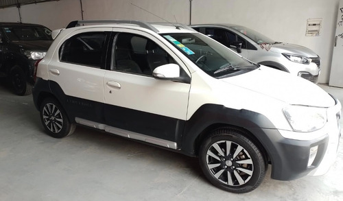 Imagen 2 de 14 de Toyota Etios Cross 1.5 Mt Les Automotores