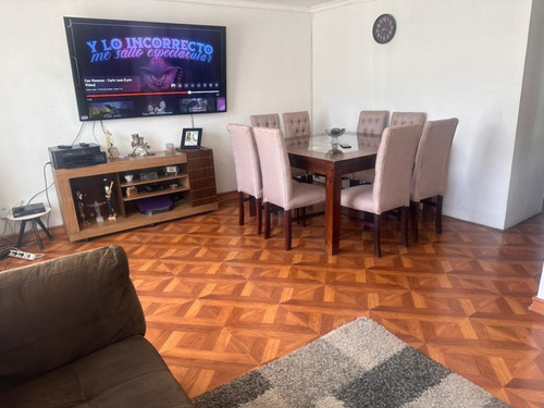 Cómoda Casa En Lo Espejo