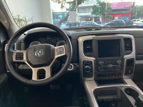 Imagen 10 de 14 de Ram 1500 Laramie V8 4x4 At8 0km Stock Sport Cars