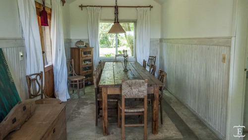 Casa En Venta De 3 Dormitorios En Club De Mar (ref: Est-21)
