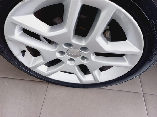Imagem 3 de 15 de Renegade 1.8 16v Flex Limited 4p Automático