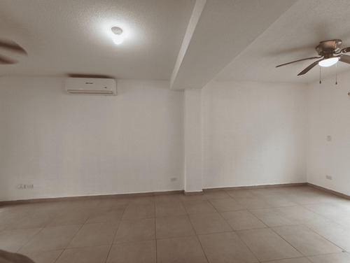 Casa En Venta En Dream Lagoons, Apodaca | 3 Recámaras, Alberca, Gimnasio Y Lago Artificial