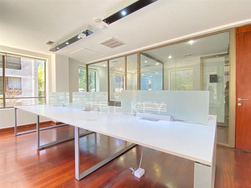 Imagen 10 de 24 de Oficina Arriendo 14 Espacios De Trabajo - El Golf Las Condes