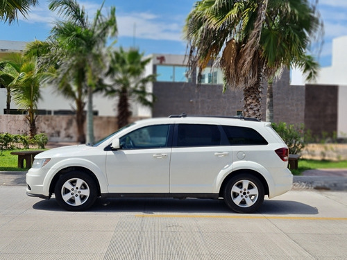 Imagen 4 de 12 de Dodge Journey 2012 2.4 Sxt 5 Pasj At