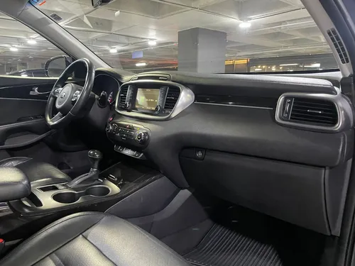 Kia Sorento 3.3 V6 EX Piel 7 Pasajeros At