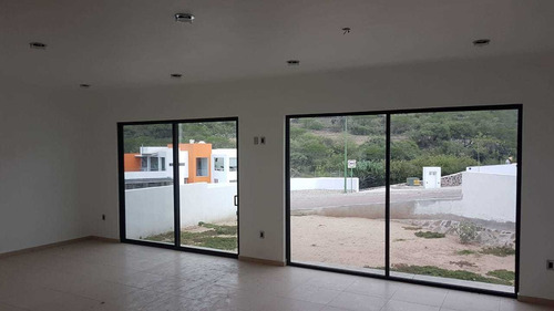 Imagen 3 de 13 de Residencia En Fraccionamiento Exclusivo, Hermosa Casa Club.