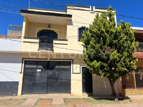 En Venta!!! Casa Habitación Con Locales Comerciales En Esquina!!! Arandas, Jal.