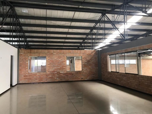 Imagen 9 de 13 de La Estrella Bodega Nueva 2.500m2