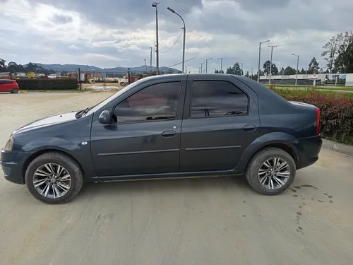Renault Logan Dynamique 2012