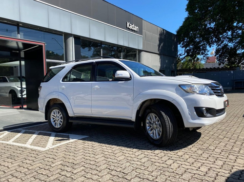 Toyota Hilux SW4 3.0 SRV 4X4 7 LUGARES 16V TURBO INTERCOOLER DIESEL 4P AUTOMÁTICO