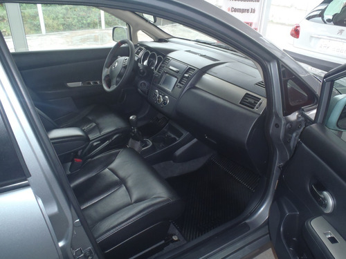 Imagem 6 de 8 de Nissan Tiida Sl 2012
