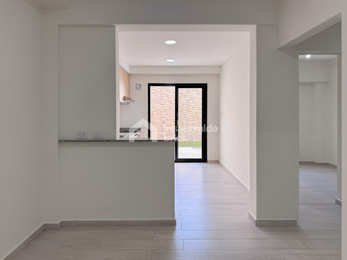 Departamento En Venta 3 Ambientes Con Patio Y Jardín, Villa Luro. 2 Dormitorios 2 Baños Y Toilette