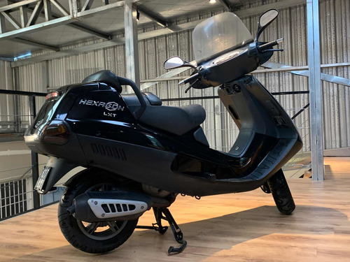Imagen 9 de 12 de Piaggio Hexagon Lxt 180