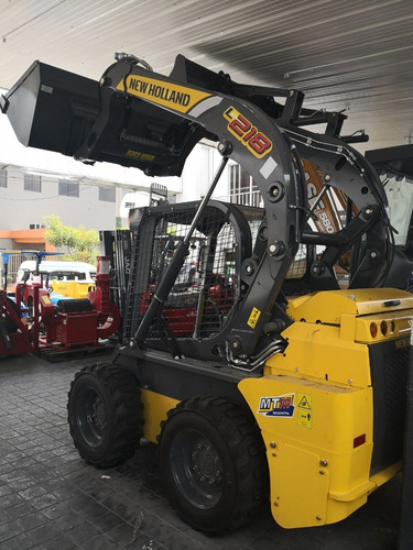 Minicargador Bobcat New Holland L218 Seminuevo 2018