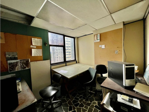 Se Vende Oficina 240m2 4b La Carlota