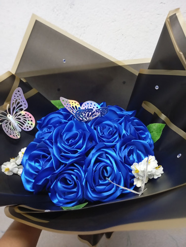 Ramo De 12 Rosas Eternas Azules De Listón Satinado