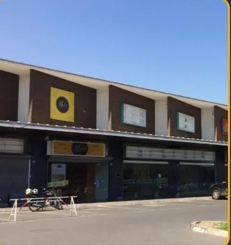 Local En Strip Center