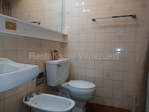 Apartamento En Alquiler En La Alameda 25-18038 As