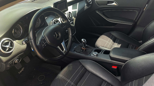 Imagen 9 de 11 de Mercedes-benz Clase Cla 2014 1.6 Cla200 Coupe Urban 156cv Mt