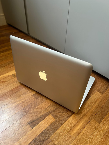 Macbook Pro 2009 - 8gb - 240ssd - 2,53 Ghz Intel Core 2 Duo Prateado (Usado)