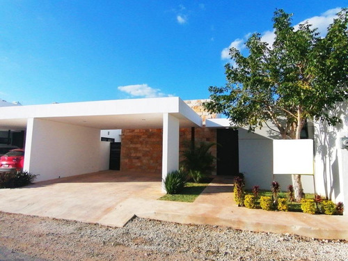 Residencia De Una Sola Planta Sin Régimen De Condominio En Temozón, Mérida Norte