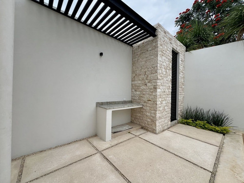 Casa En Venta Ubicada En Moravia Temozón Norte, Entrega Inmediata