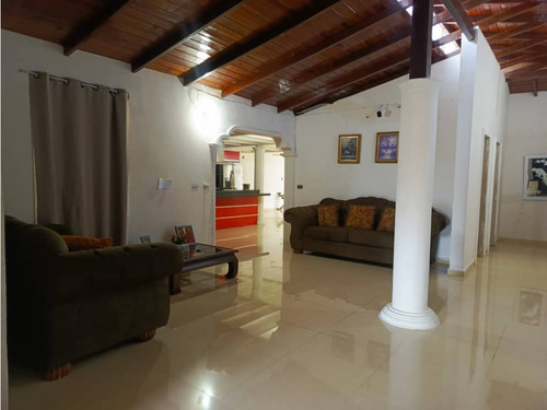 Casa En La Urb. P.r. La Sabana Casa Club Ve02-2261zs-jvel