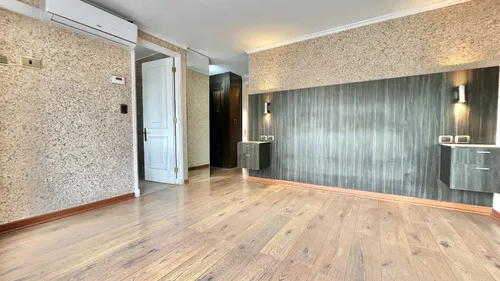 Renovado Grandes Ventanales / Sin Terraza