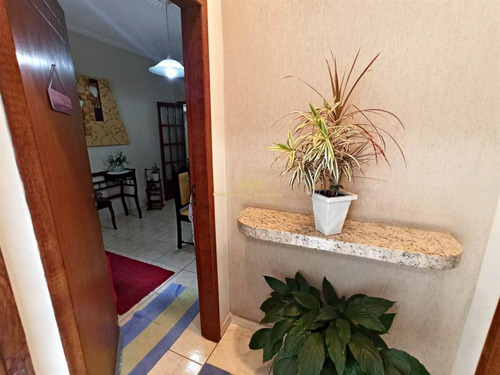Imagem 2 de 14 de Santa Catarina / Jf - Apto Tipo Casa - 2/4 Ótimo Tamanho - Excelente Localização - Área Externa - Cs2203v5