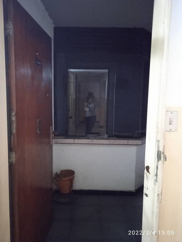 Imagen 6 de 12 de Niurka Paraguán Vende Oficina Pleno Centro De Caracas