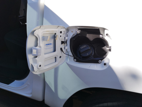 Imagen 12 de 13 de Toyota Hilux 2016 2.8 Cd Srv 177cv 4x4 At