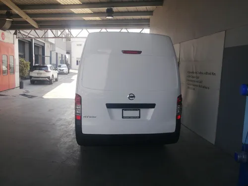 Nissan Urvan 2.5 Panel Amplia Aa Paquete Seguridad Mt